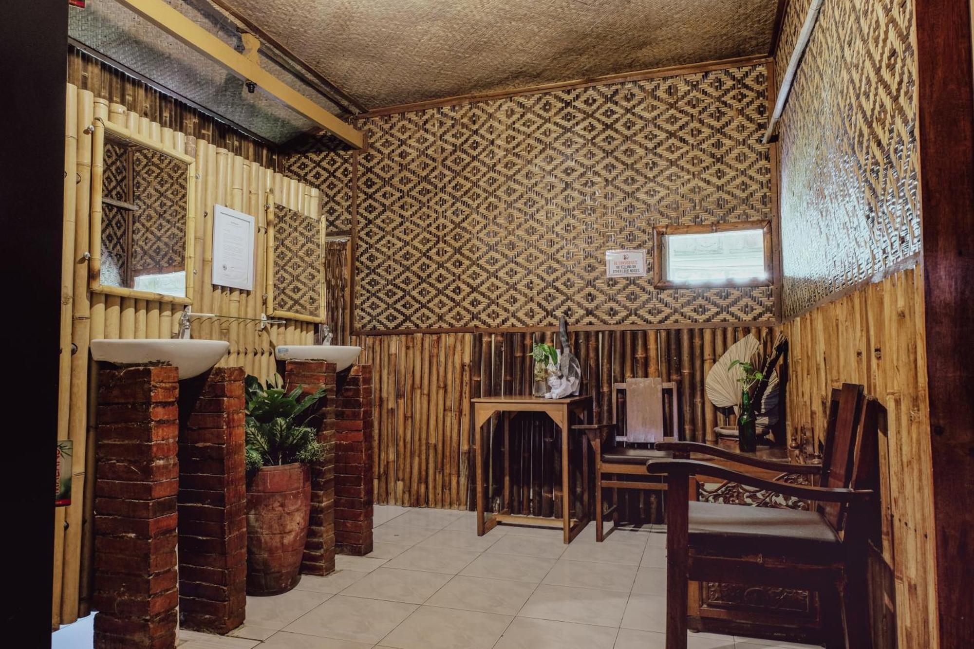 Glory Homestay Yogyakarta Extérieur photo